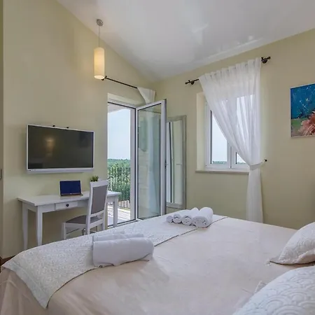 Lovely In With Outdoor Swimming Pool Holiday home Porec