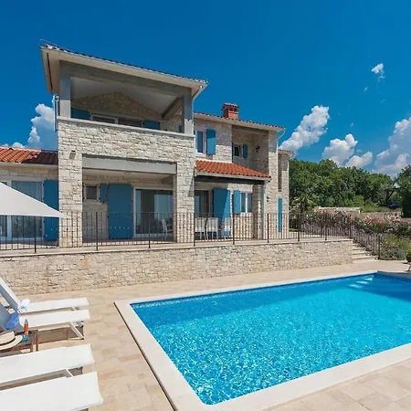 Lovely In With Outdoor Swimming Pool Holiday home *