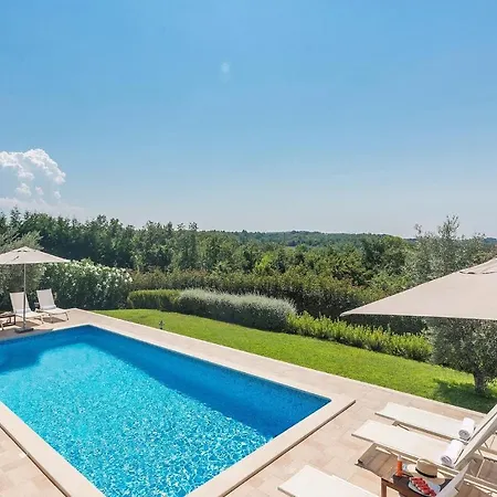 Lovely In With Outdoor Swimming Pool * Porec
