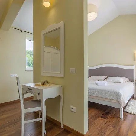 Lovely In With Outdoor Swimming Pool Holiday home Porec