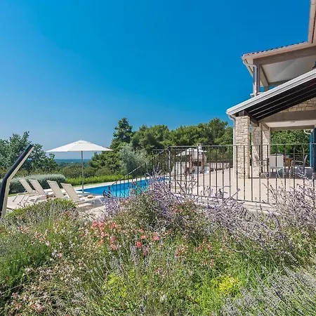 Lovely In With Outdoor Swimming Pool Holiday home Porec