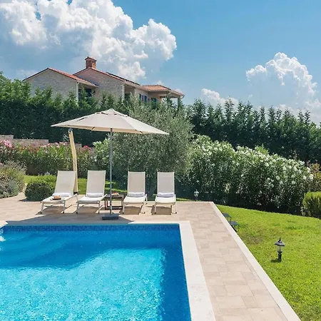 Lovely In With Outdoor Swimming Pool Holiday home