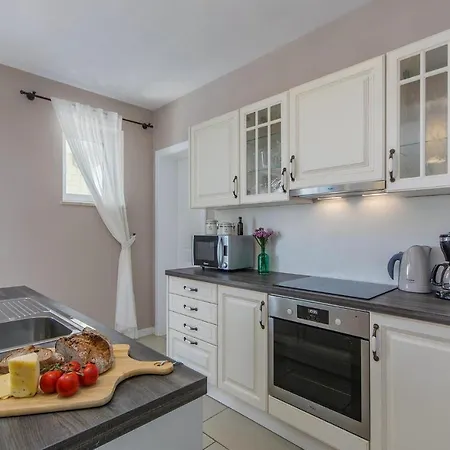 Holiday home Lovely In With Outdoor Swimming Pool *